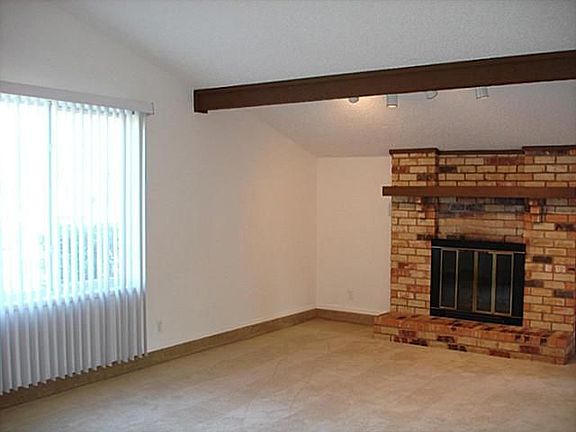 2nd image of 4705 Oakwood Dr