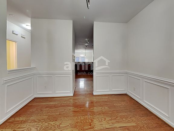 5th image of 10 Oakville Ct