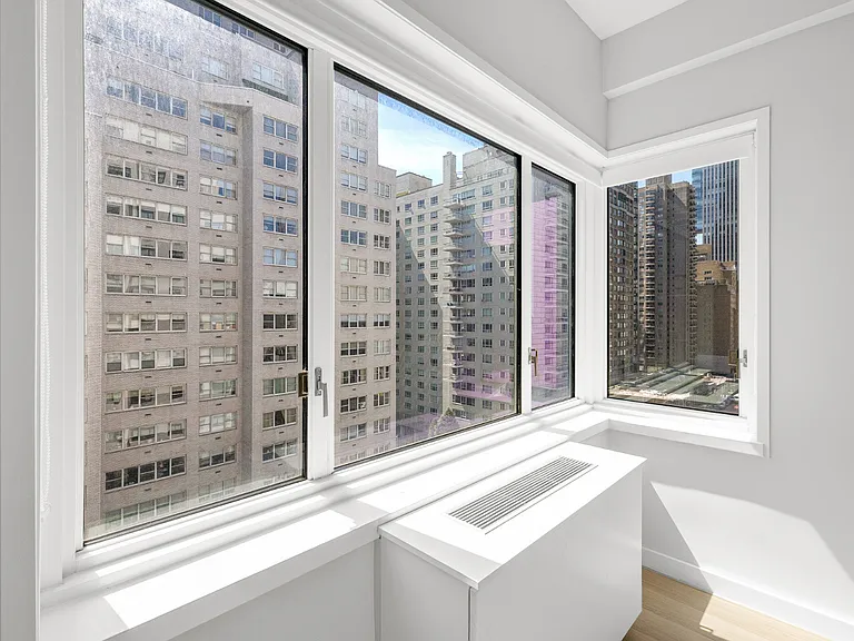 165 E 66th St #9C — Photo 4