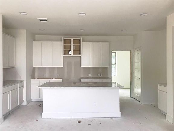 2nd image of 729 Beautyberry Ln
