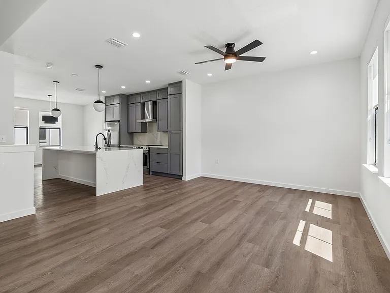 1218 E Kay St #14 — Photo 35