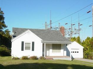 418 Hooper St, Tiverton, RI 02878
