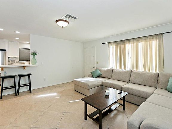 5th image of 15415 Avenida Manzana