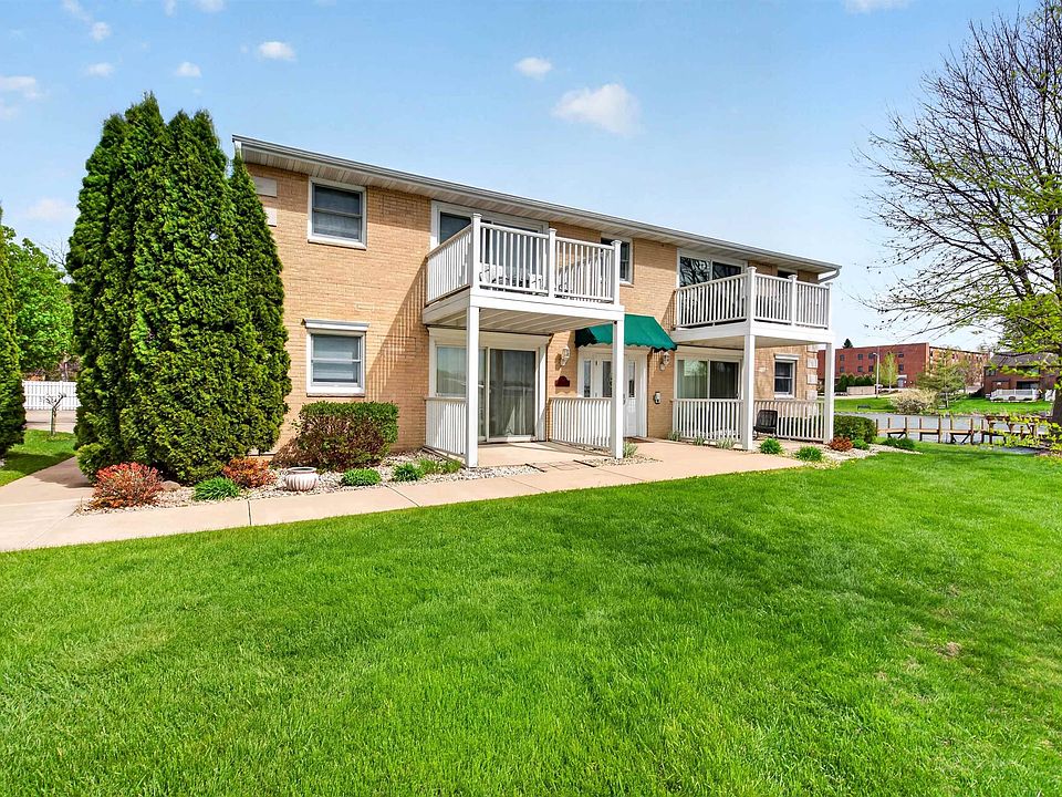 1st image of 553 Gold St #204