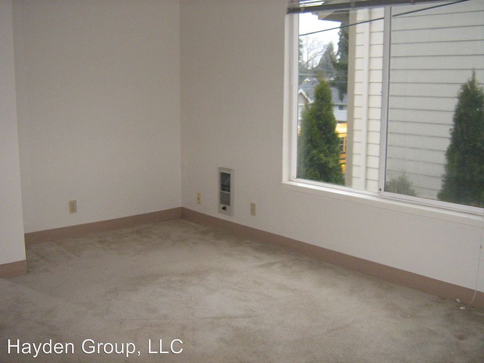 2nd image of 573 SE Walnut St APT 12
