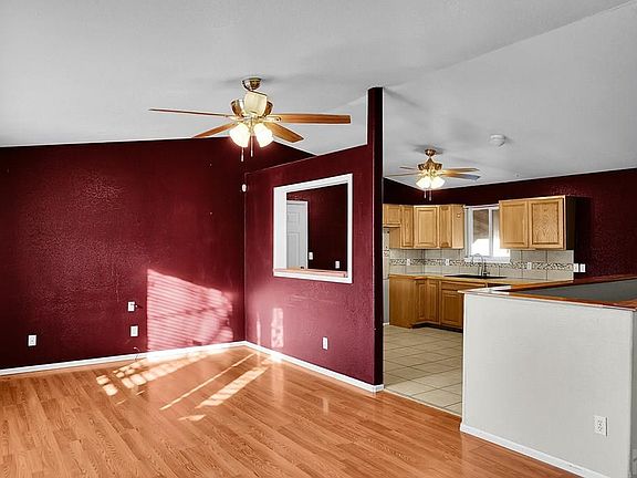 4th image of 864 S Kline Dr