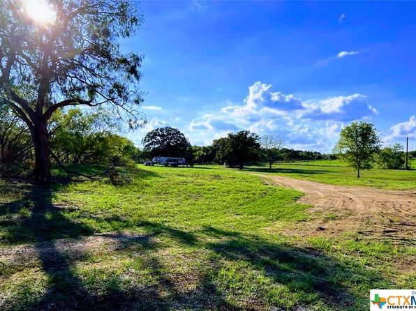 1831 County Road 105, Gonzales, TX 78629