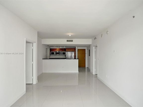 3rd image of 253 NE 2nd St APT 1910