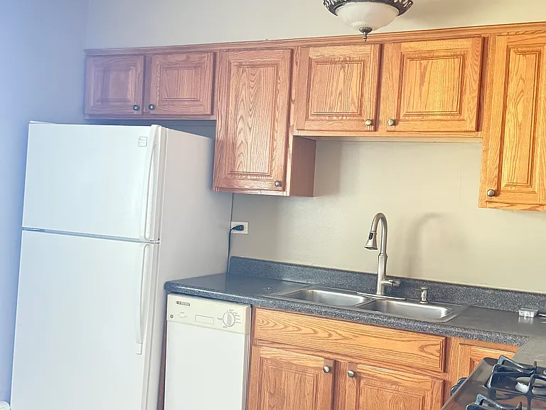 1301 S Finley Rd #202 — Photo 5