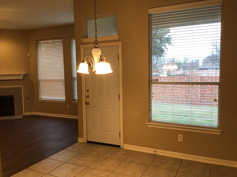 823 Fleetwood Cove Dr — Photo 12
