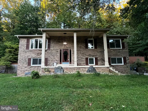 8677 Valley Dr, Waldorf, MD 20603