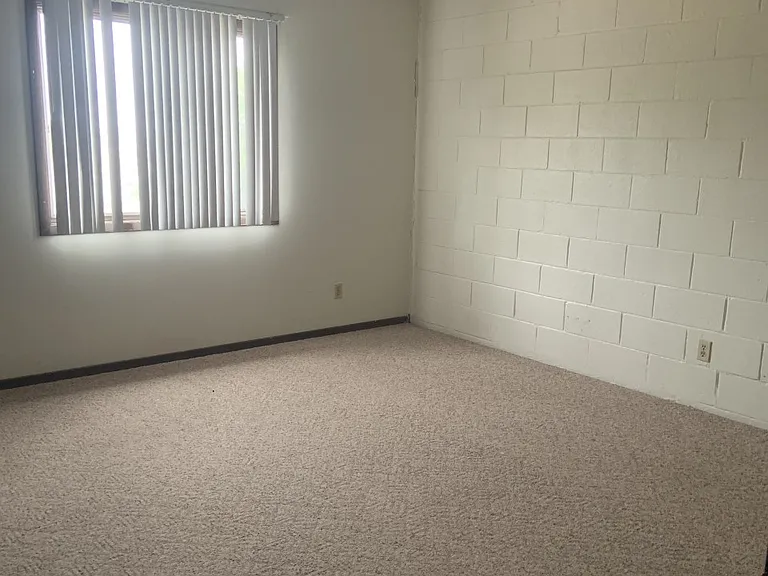 1701 University Dr #7 — Photo 10