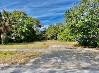 1215 E Boyer St, Tarpon Springs, FL 34689
