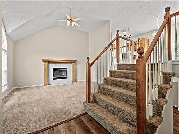 4th image of 11027 N McKinley Ave