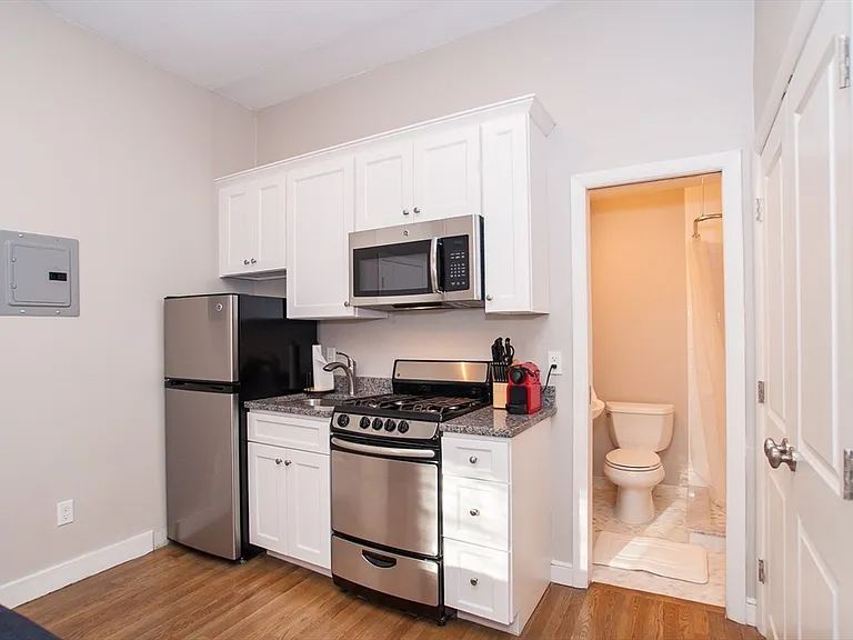 102 Chandler St #2 — Photo 8