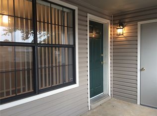 404 Fairway Cir, Springdale, AR 72764