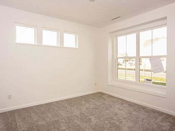 3rd image of 2577 Southward Dr