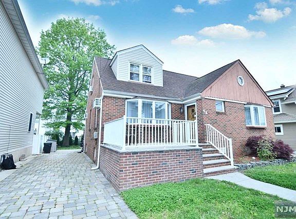 2nd image of 48 Arlington Blvd