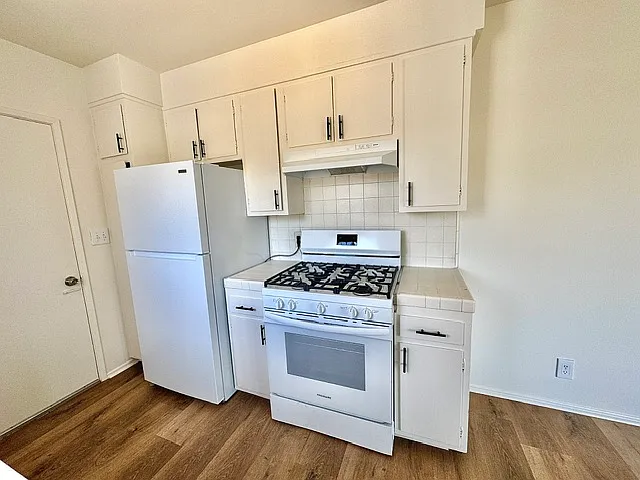 238 W Elm Ave #C — Photo 9