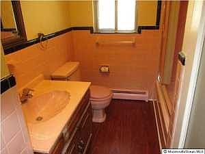 5th image of 2073 Mount Hope Ln