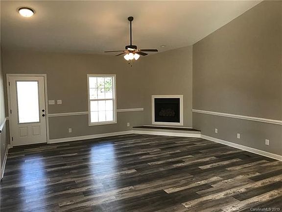3rd image of 303 Silver St