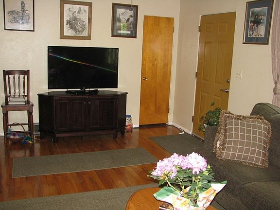 3rd image of 2145 Crestwood Dr