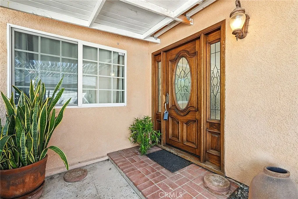 5 bed, 1967 sqft, $6,000 — Photo 4