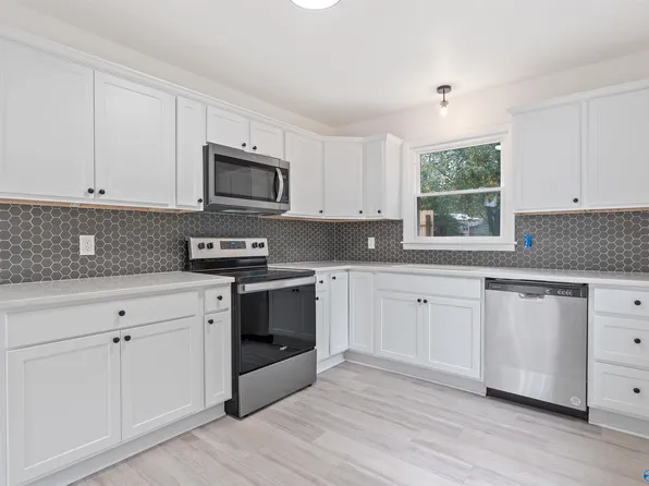 3717 Jamestown Dr NW, Huntsville, AL 35810