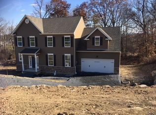 76 Greentree Dr, Bangor, PA 18013