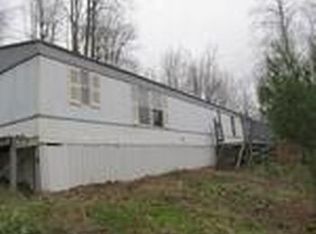 843 Robinfield Rd, Frenchburg, KY 40322