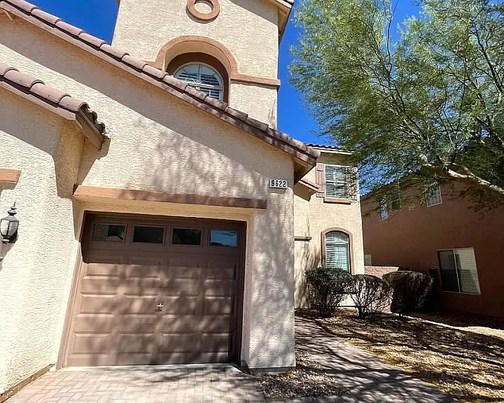 9622 Staff Ln — Photo 3