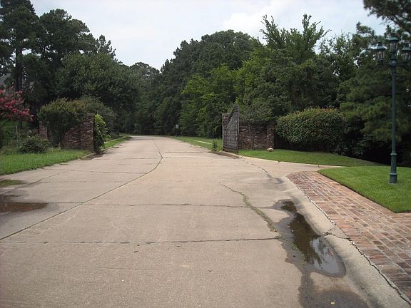 5th image of 8903 Glenmora Dr