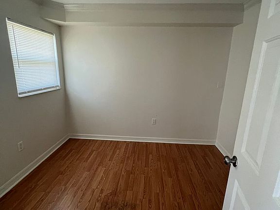 5th image of 865 Sky Lake Cir APT C