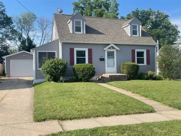 561 9th Ave, Marion, IA 52302