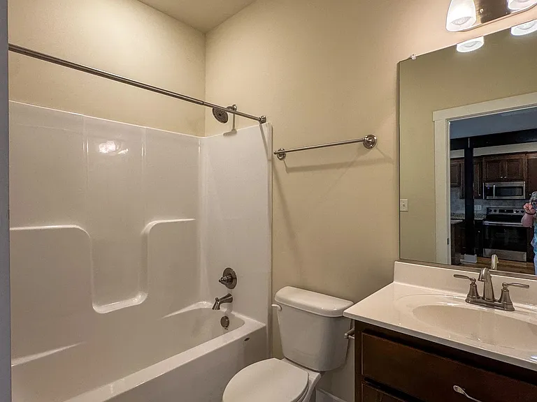106 N Main St #4 — Photo 8