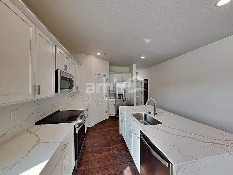 8972 S Will Royal Ln — Photo 4