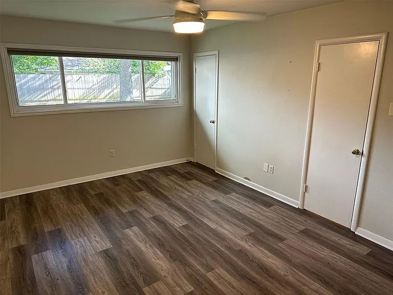 5515 Darnell St — Photo 17