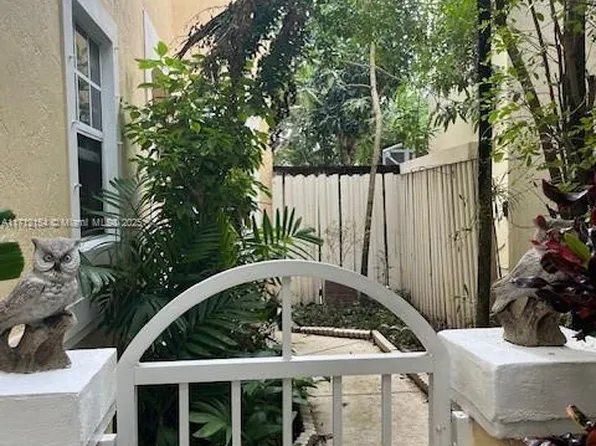 15076 SW 51st St, Davie, FL 33331