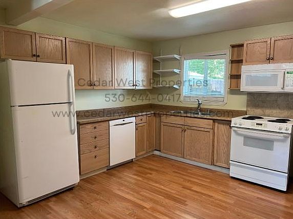 3rd image of 2915 Jacquier Rd