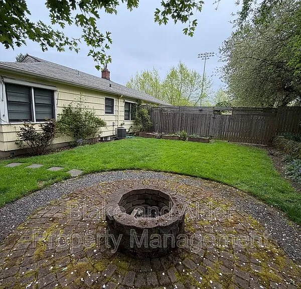 5226 SE Clinton St — Photo 20