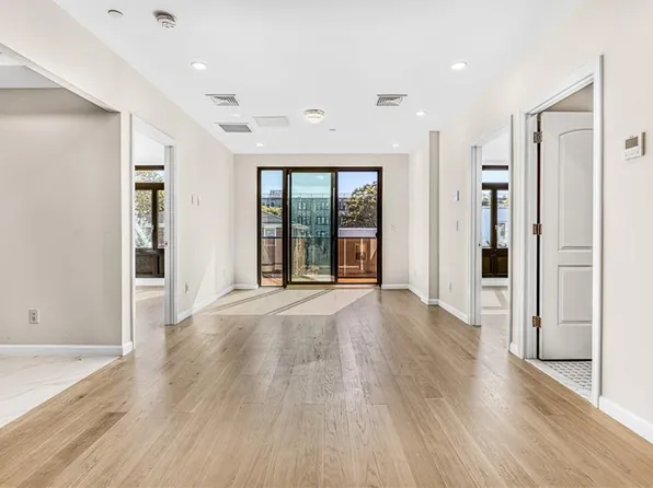 207 Bay 35th St #2A, Brooklyn, NY 11214