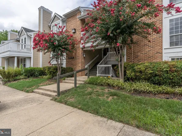 2821 S Wakefield St Unit B, Arlington, VA 22206