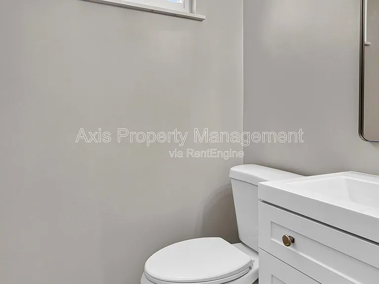 2209 Campus Dr — Photo 8