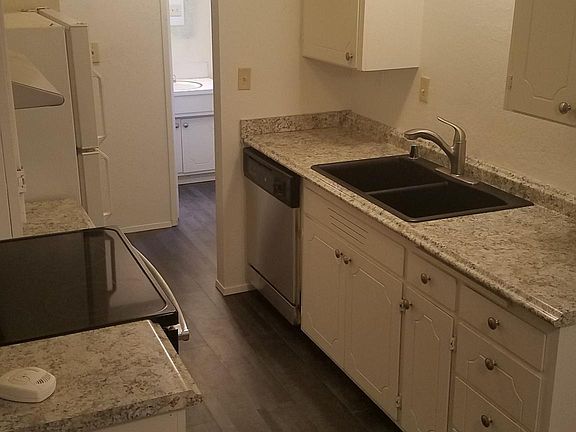 4th image of 8519 23rd Ave NE APT 3