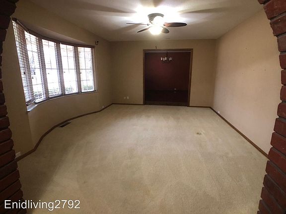 4th image of 2524 Edgewood Dr
