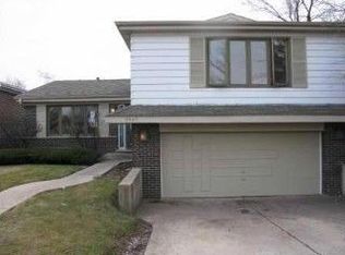 7947 Wilson Ter, Morton Grove, IL 60053