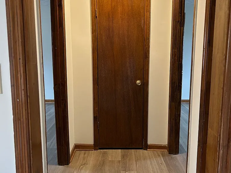 109/111 Deer Creek Ct — Photo 2