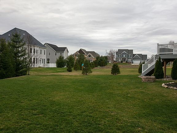 5th image of 416 Wexford Ct