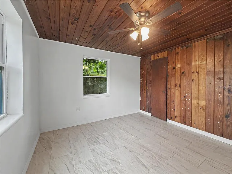 2848 W Harwood St — Photo 17