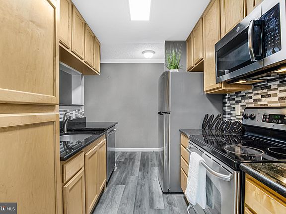 3rd image of 15508 Horseshoe Ln #508
